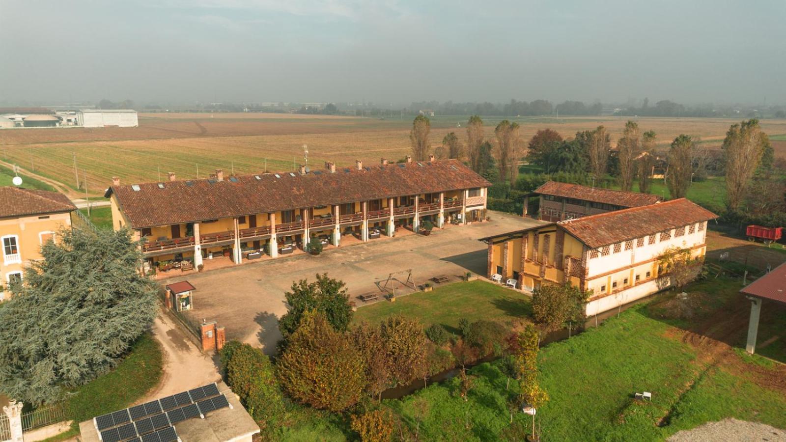 Agriturismo Bassanella Тревильо Экстерьер фото